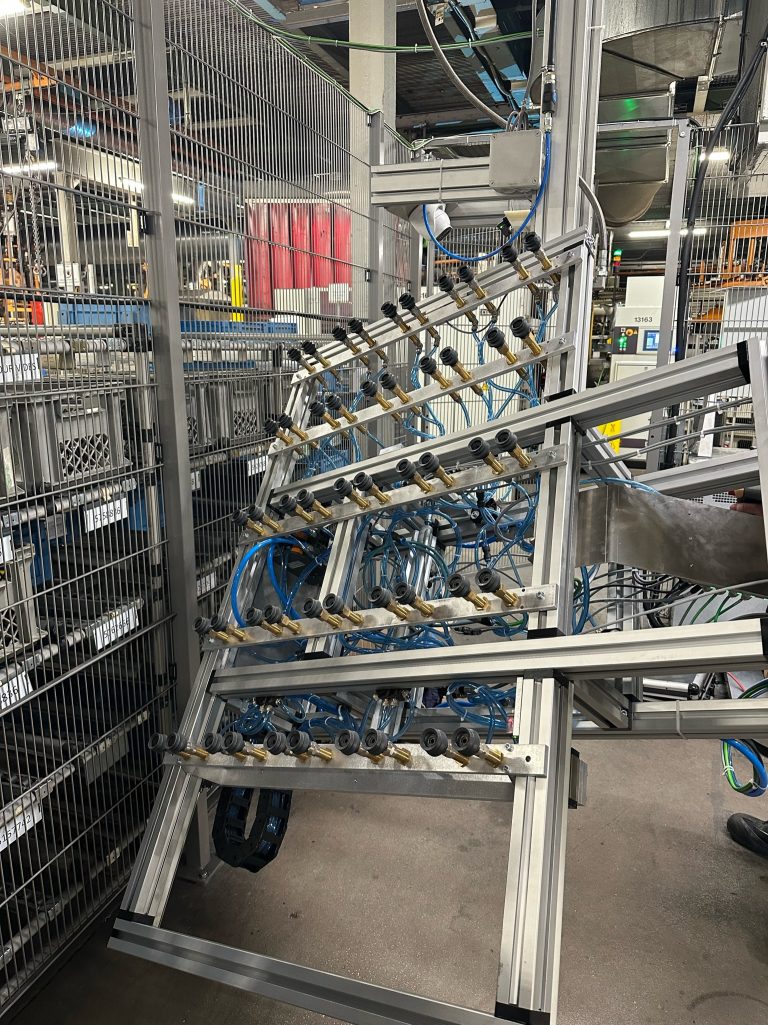 Cellule robotisée avec un robot ABB IRB 6700