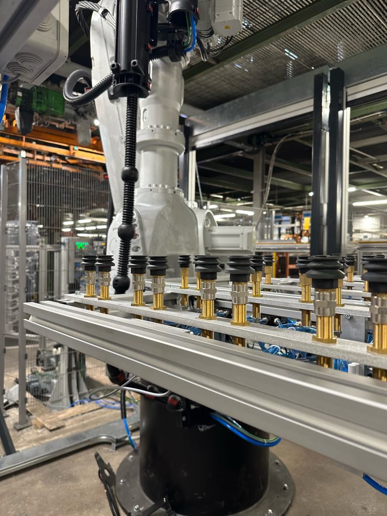 Cellule robotisée avec un robot ABB IRB 6700